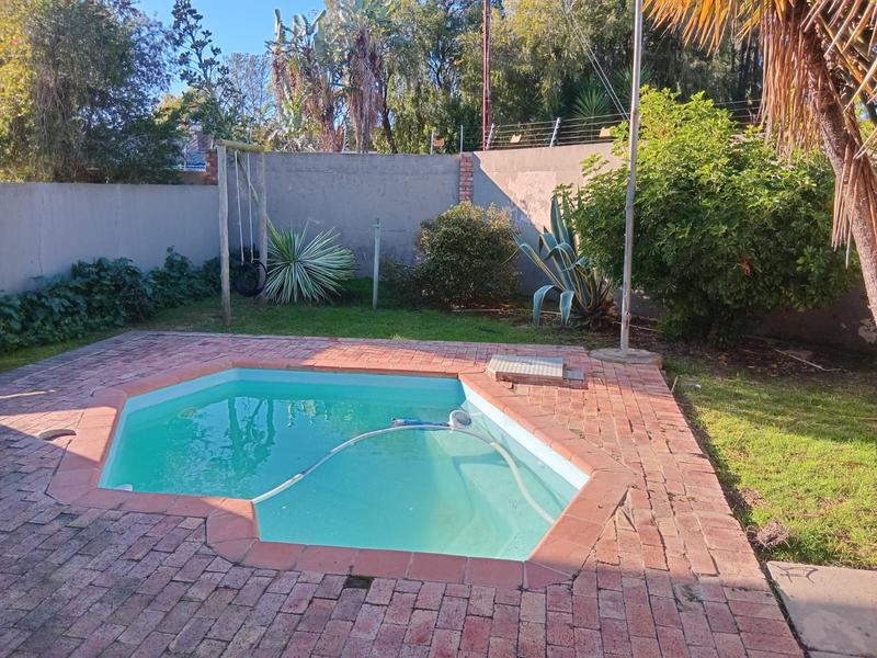To Let 3 Bedroom Property for Rent in Sunnyside Eastern Cape